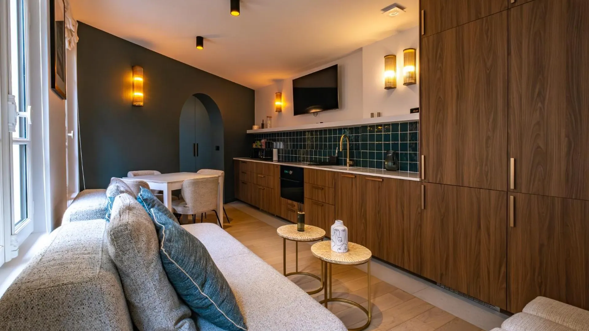 4 Guest - Hausmanian Flat Arc De Triomph Apartment Paris France